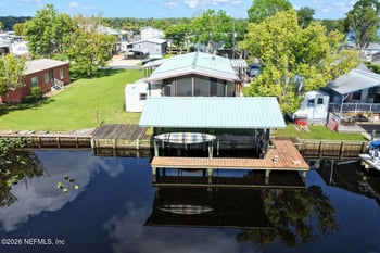 160 Moonlite Dr, Satsuma, FL 32189