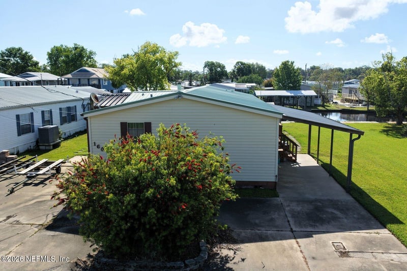 160 Moonlite Dr, Satsuma, FL 32189