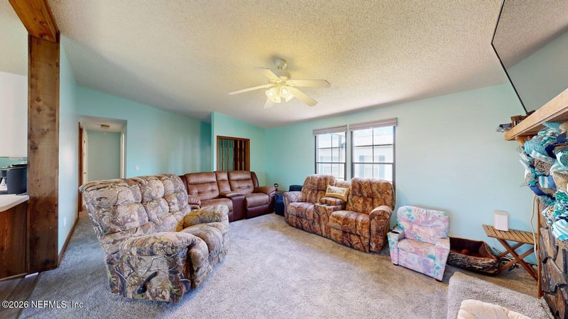 160 Moonlite Dr, Satsuma, FL 32189