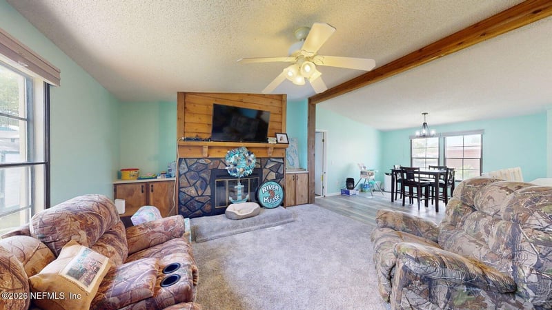 160 Moonlite Dr, Satsuma, FL 32189