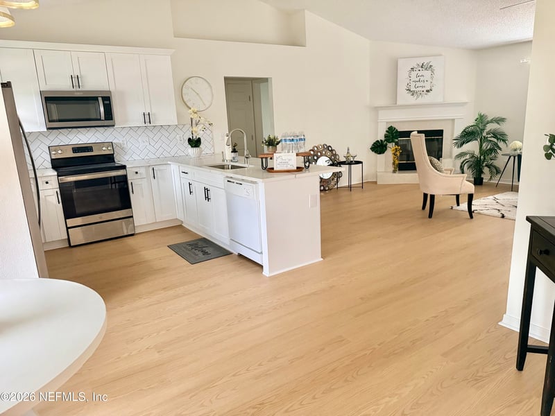 2411 Paris Mill Rd, Jacksonville, FL 32221