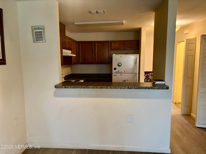 181 Oceangate Dr, Atlantic Beach, FL 32233