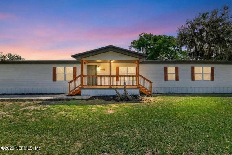 100 Pickerel Ave, Satsuma, FL 32189