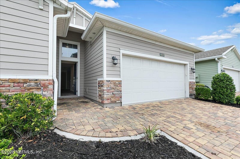 1694 Mathews Manor Dr, Jacksonville, FL 32211