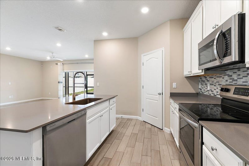 1694 Mathews Manor Dr, Jacksonville, FL 32211