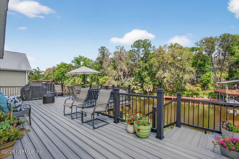 293 Maxwell Dr, Welaka, FL 32193