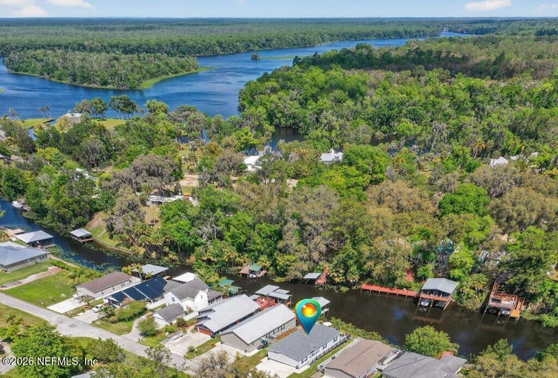 293 Maxwell Dr, Welaka, FL 32193