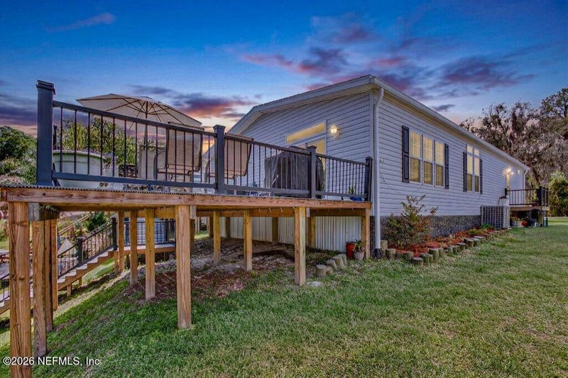 293 Maxwell Dr, Welaka, FL 32193