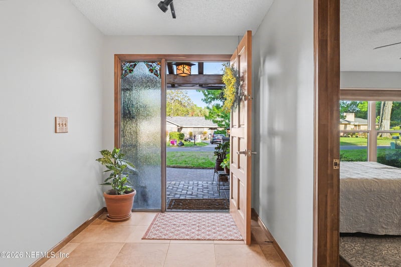 5322 Secluded Oaks Ln, Jacksonville, FL 32210