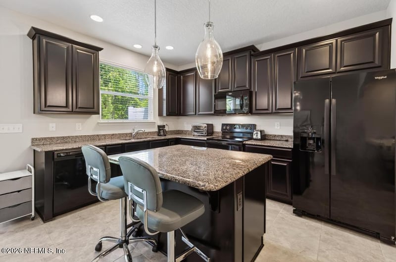 381 Richmond Dr, St Johns, FL 32259