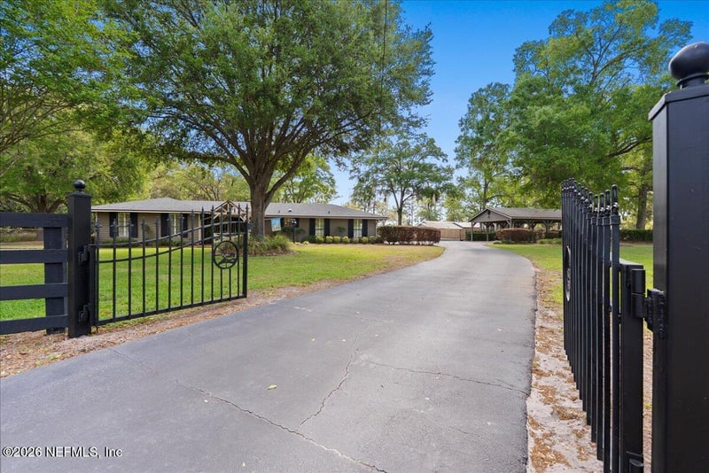 8825 Quail Roost Ct, Jacksonville, FL 32220