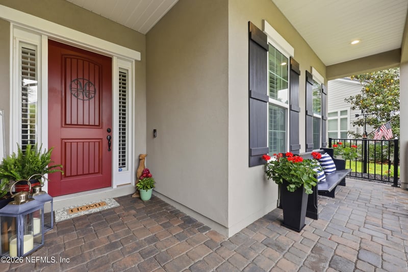 498 Freshwater Dr, St Johns, FL 32259