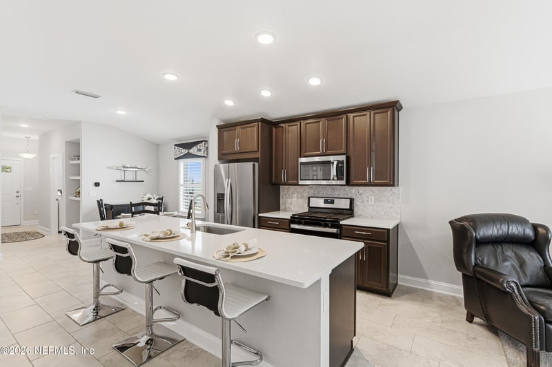 122 Vicksburg Dr, St Johns, FL 32259