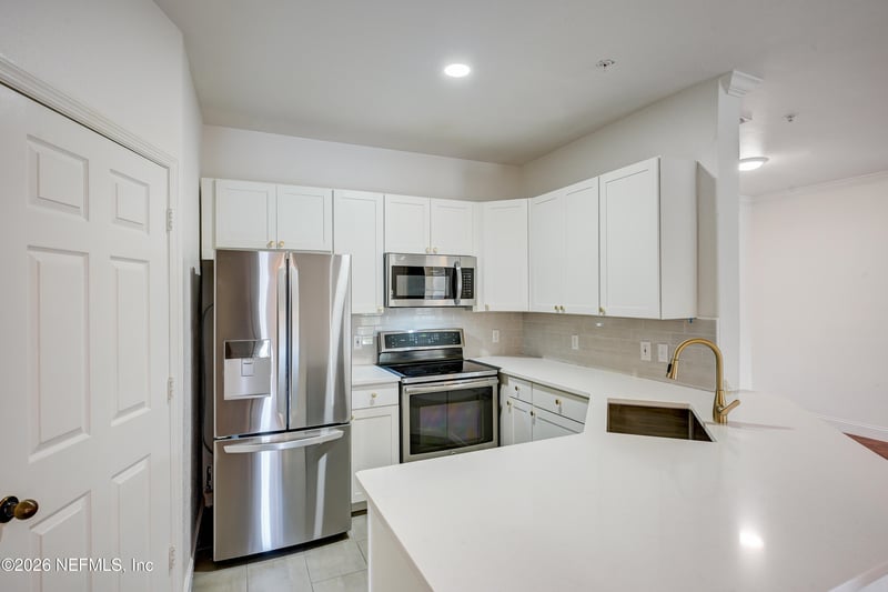 10961 Burnt Mill Rd #824, Jacksonville, FL 32256