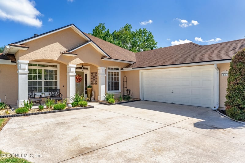 237 Crooked Ct, St Johns, FL 32259