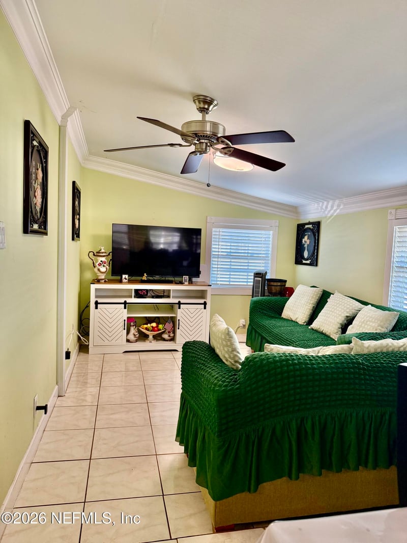 850 Sailfish Dr, Atlantic Beach, FL 32233