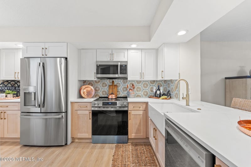 213 Aquarius Cir, Jacksonville, FL 32216