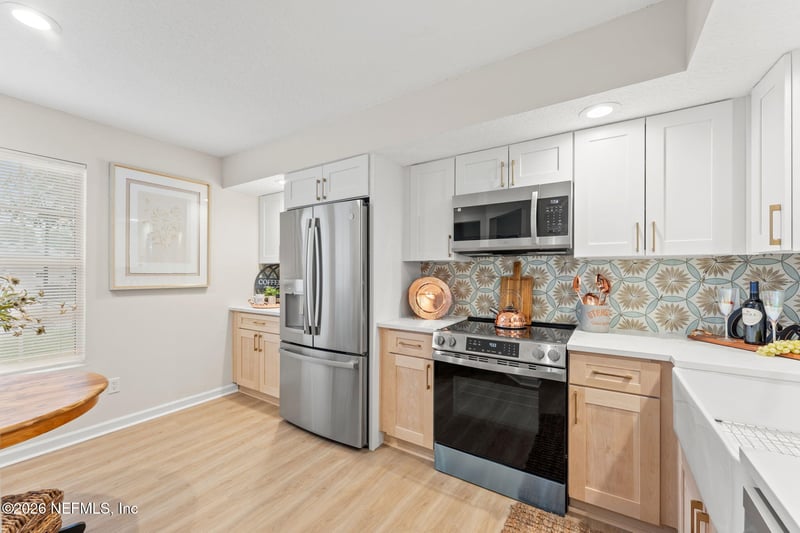 213 Aquarius Cir, Jacksonville, FL 32216