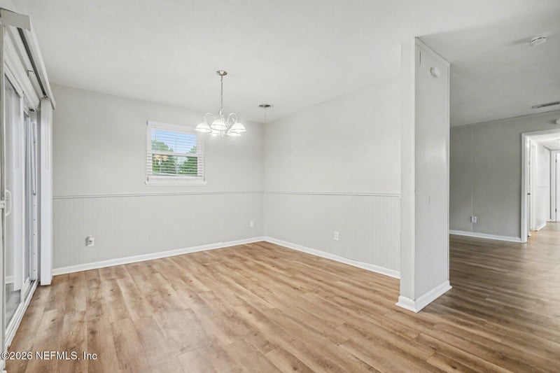 6889 Tom Thumb Dr, Jacksonville, FL 32210