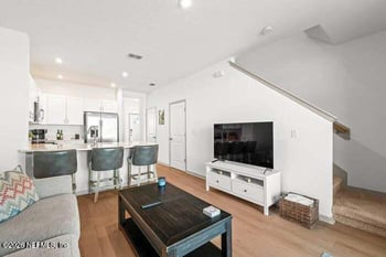 281 Annies Pl, Jacksonville, FL 32218