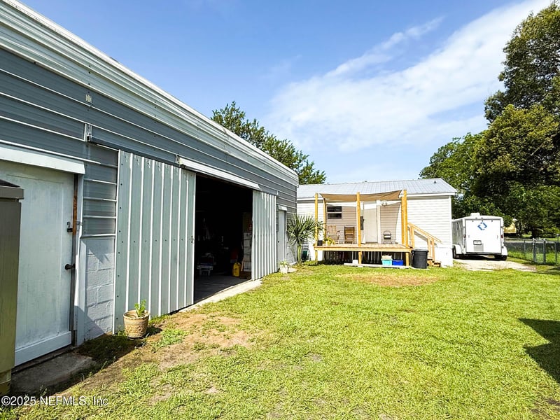 104 Waterway Ave, Satsuma, FL 32189