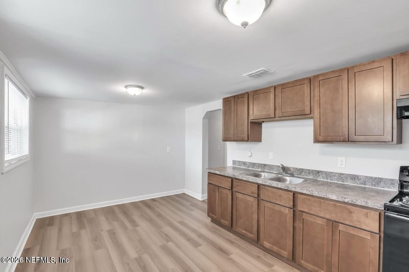 3263 Thomas St, Jacksonville, FL 32254