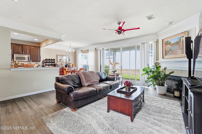 4008 Lionheart Dr, Jacksonville, FL 32216