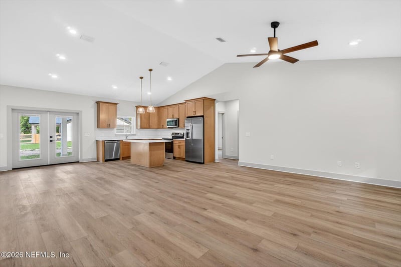 231 State Road 100, San Mateo, FL 32187