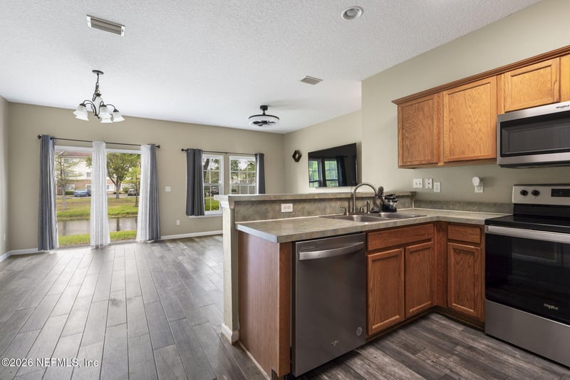 1527 Biscayne Bay Dr, Jacksonville, FL 32218