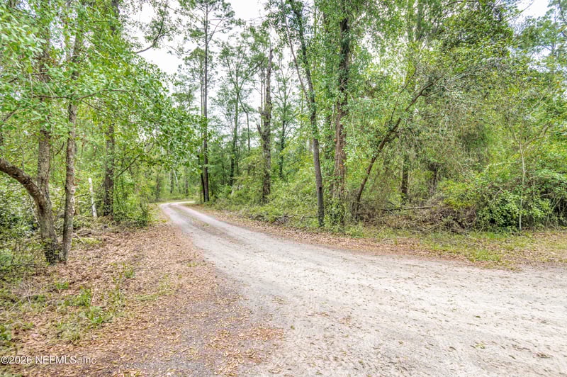 10543 Oak Hill Rd, Glen St Mary, FL 32040