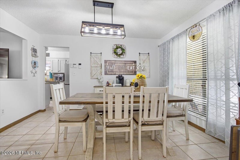 11166 Woodelm Dr, Jacksonville, FL 32218