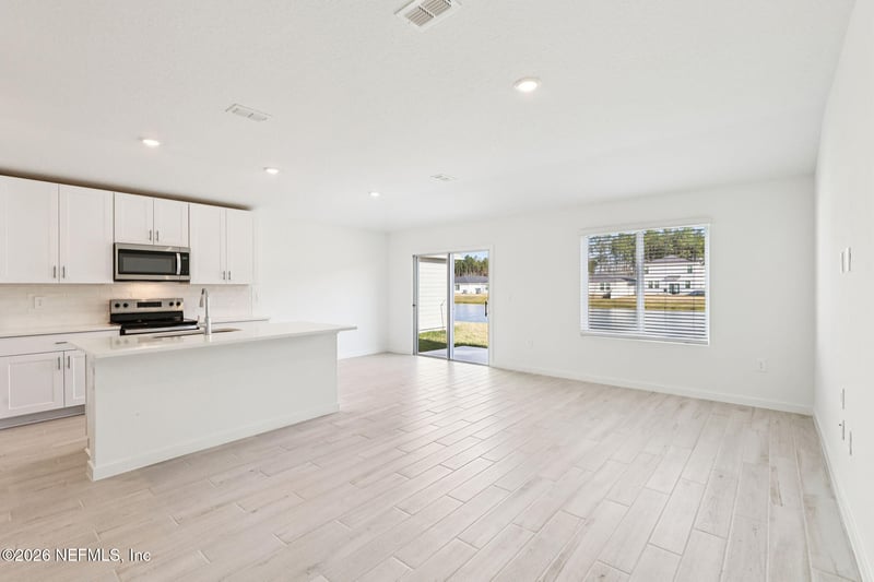 7771 Cahill Ln, Jacksonville, FL 32219