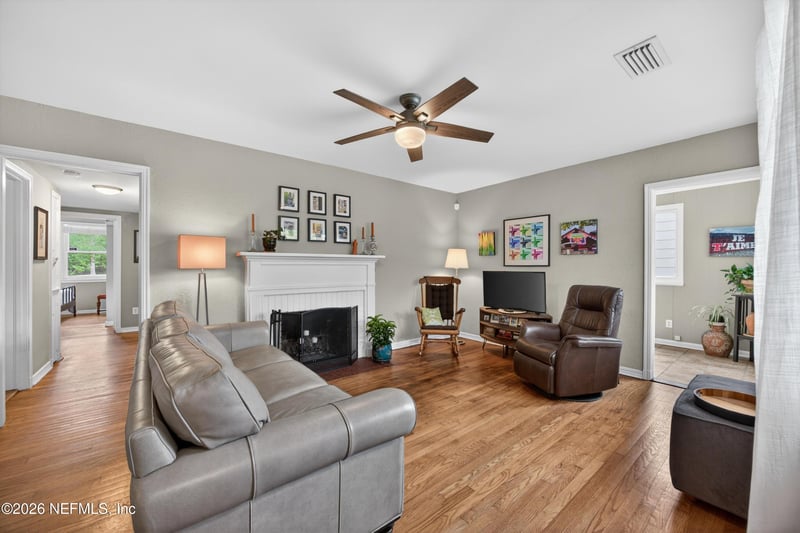 1573 Charon Rd, Jacksonville, FL 32205