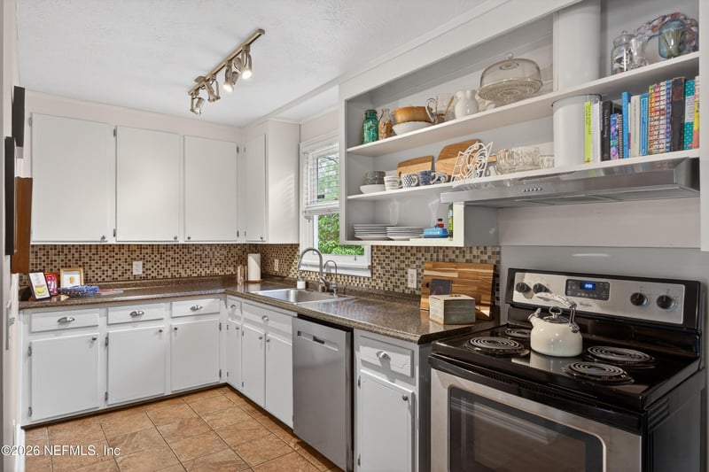 1573 Charon Rd, Jacksonville, FL 32205