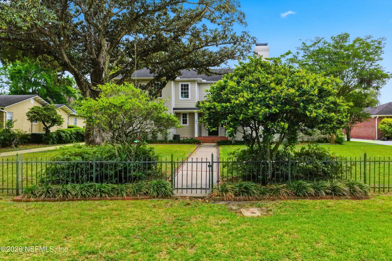 1052 Holly Ln, Jacksonville, FL 32207