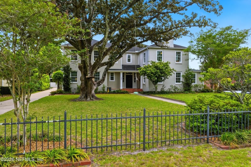 1052 Holly Ln, Jacksonville, FL 32207