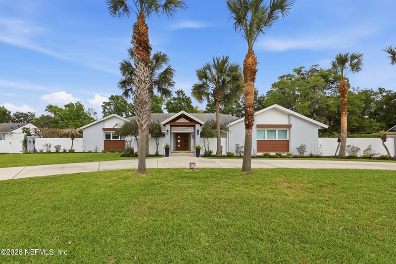 8071 Pine Lake Rd, Jacksonville, FL 32256