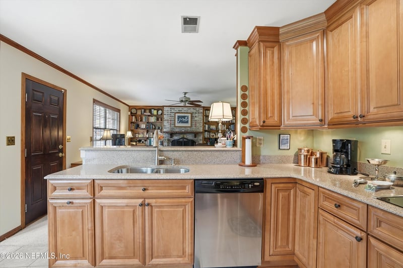 970 Sandpiper Ln, Orange Park, FL 32073