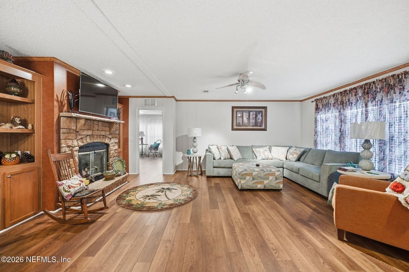 115 Vermont Ave, Crescent City, FL 32112