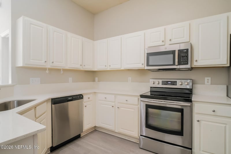 177 Southern Grove Dr, St Johns, FL 32259