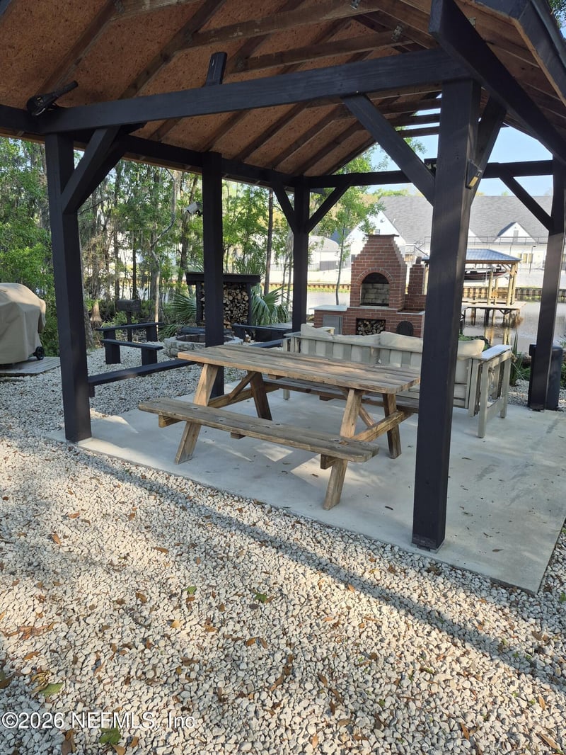 6093 Hyde Park Cir, Jacksonville, FL 32210