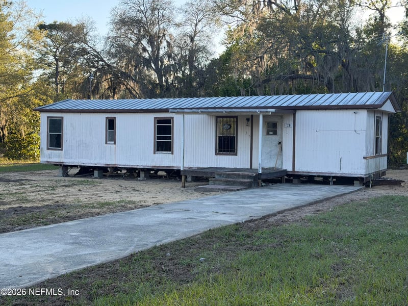 235 Oakcrest Dr, Interlachen, FL 32148