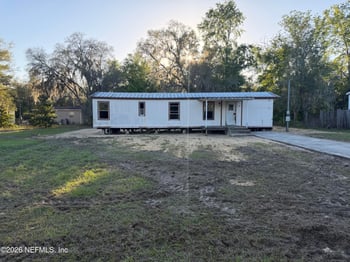 235 Oakcrest Dr, Interlachen, FL 32148