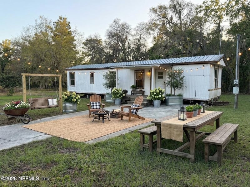 235 Oakcrest Dr, Interlachen, FL 32148