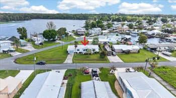 186 Sportsman Dr, Welaka, FL 32193