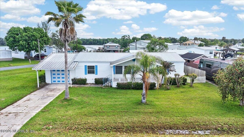 186 Sportsman Dr, Welaka, FL 32193