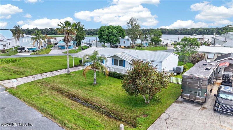 186 Sportsman Dr, Welaka, FL 32193