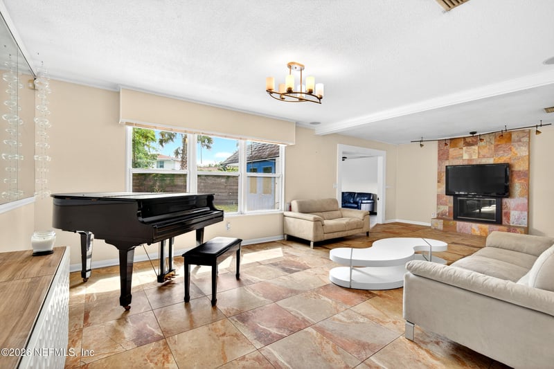 7843 Holiday Rd, Jacksonville, FL 32216