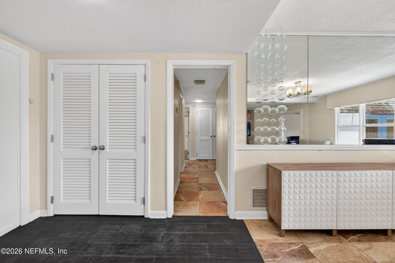 7843 Holiday Rd, Jacksonville, FL 32216