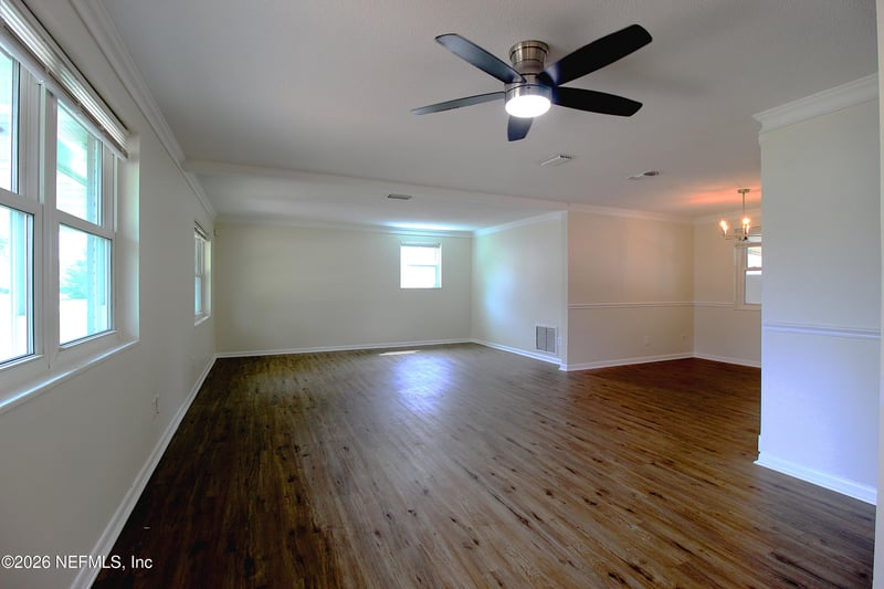 7762 Knoll Dr, Jacksonville, FL 32221